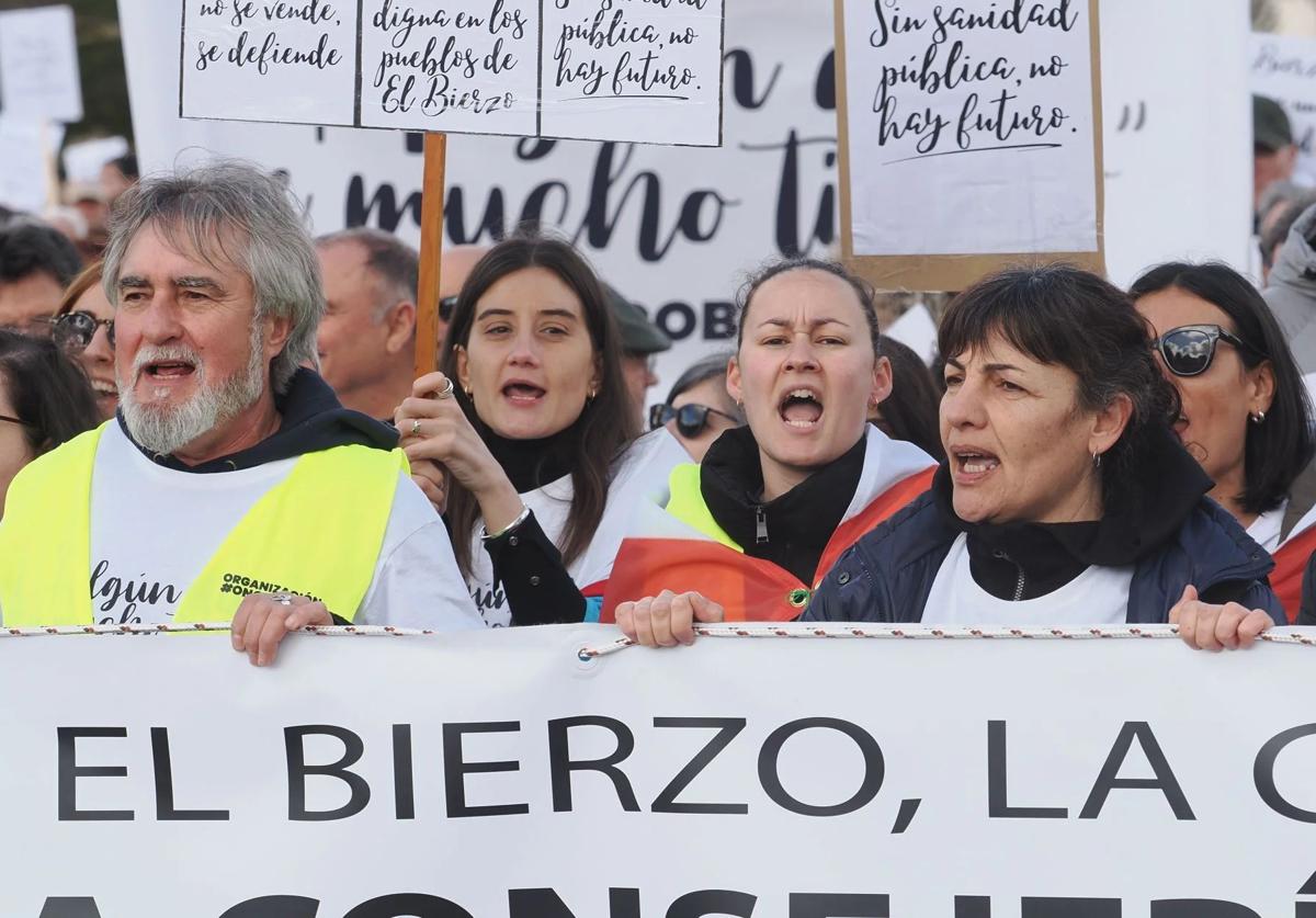 OncoBierzo llama a movilizarse por la sanidad: «Esta manifestación es por mí y por todos»