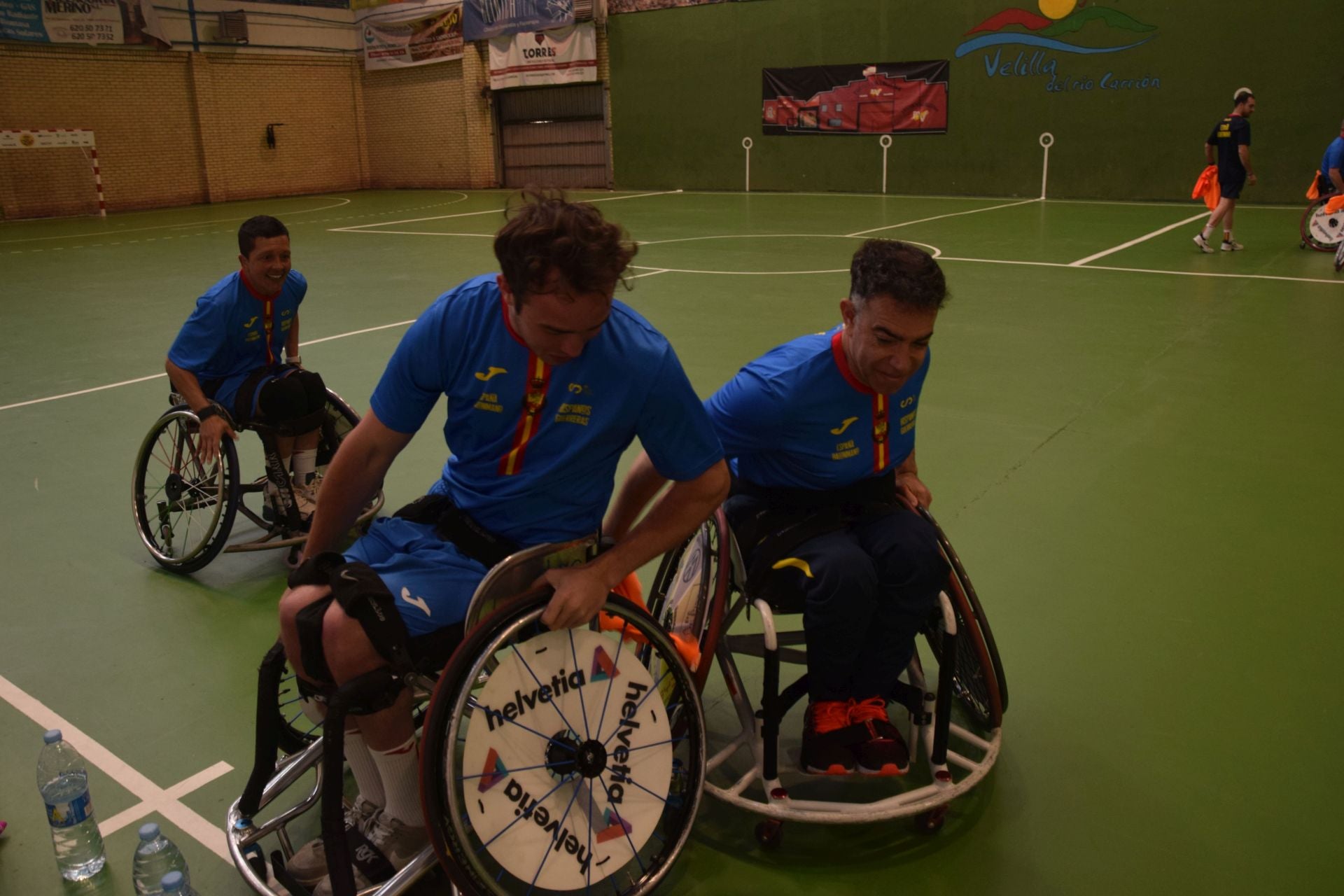 La selección española de balonmano en silla de ruedas se entrena en Velilla