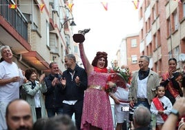 El actor que interpreta a 'La Reina de la pantaloneta', galardón Simpático del Año
