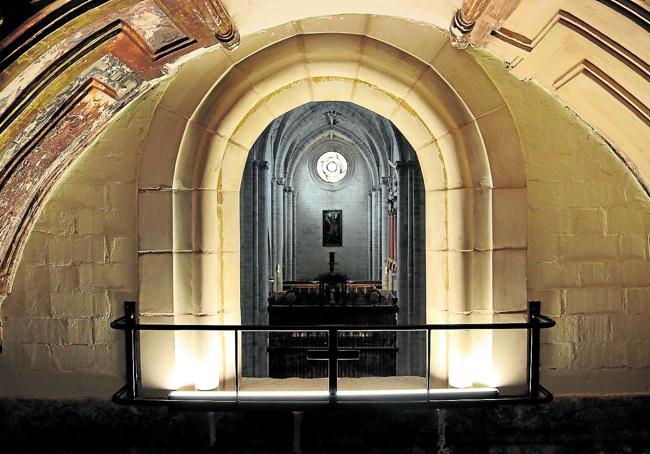 Una de las ventanas del triforio desde donde se puede observar el coro de la catedral.