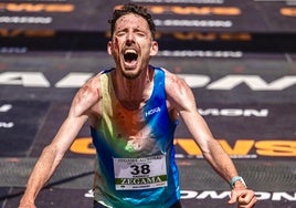 Andreu Blanes en la meta de la carrera.