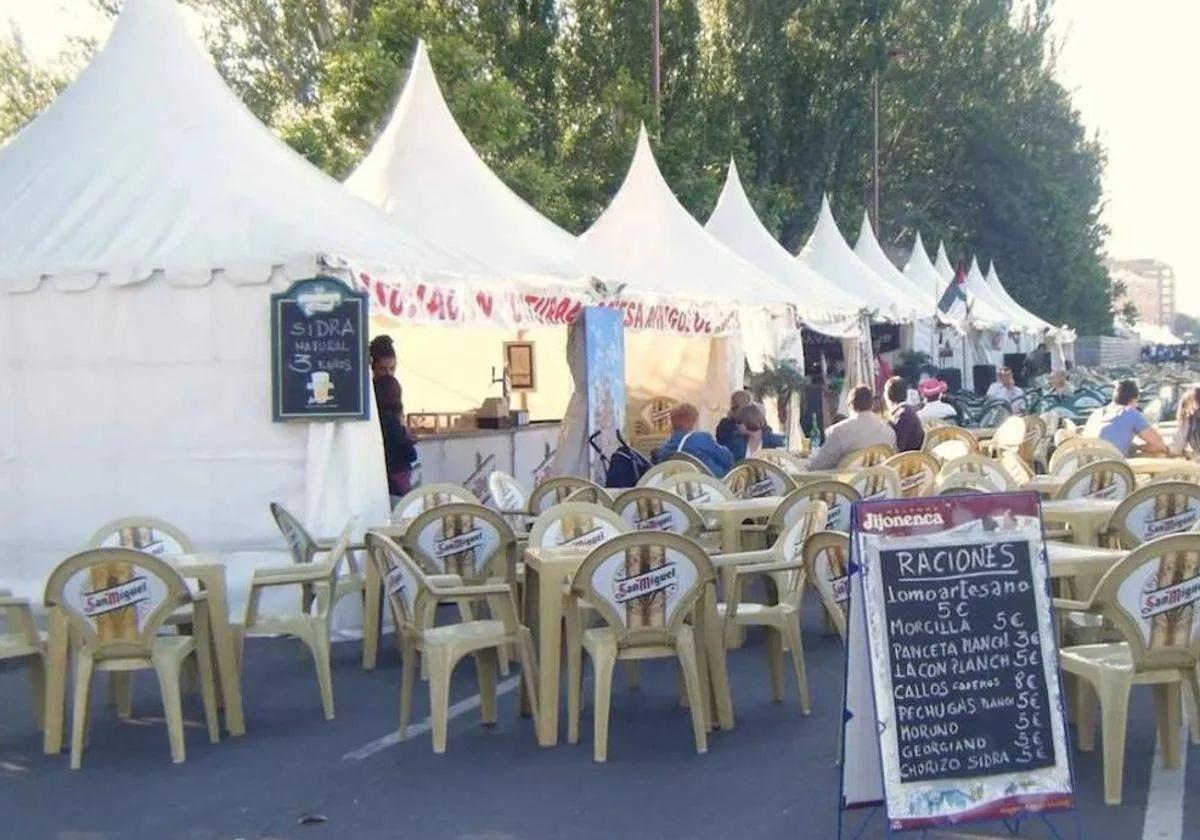 Imagen de archivo de las carpas en ediciones anteriores de las fiestas.