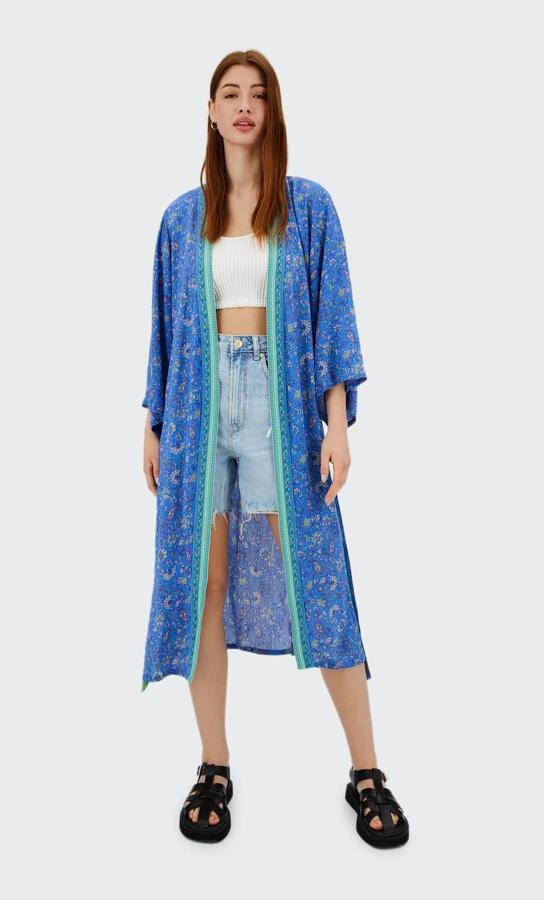 Stradivarius tiene este modelo de diseño largo y abierto