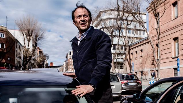 Una tormenta solar provoca un apagón total en la energía y la tecnología del planeta, una realidad que tal vez no esté tan lejos y que llega a través de cinco historias que proponen una visión diferente y una perspectiva única sobre un evento universal. Rodrigo Sorogoyen e Isabel Peña, director y guionista de Antidisturbios, hacen lo propio con el primer capítulo de una producción que también tiene tras las cámaras nombres como Alberto Rodríguez (La isla mínima), Raúl Arévalo (Tarde para la ira), e Isa Campo (La próxima piel). Luis Callejo, Ainhoa Santamaría, Patricia López Arnáiz o María Vázquez son algunos de los intérpretes que veremos en los cinco capítulos. 